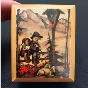Vintage MAPSA Swiss Musical Movement Wood Box Edelweiss Alpine Children Art